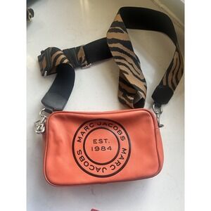 Marc Jacobs Signet Flash Camera Bag Crossbody Purse Orange Leather Animal Strap